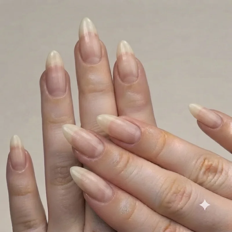 Almond accent finger variation in mixed length braider nail set