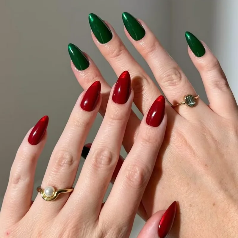 Cat eye magnetic Christmas nails red green silver metallic shimmer holiday manicure festive nail art design 2025 trends