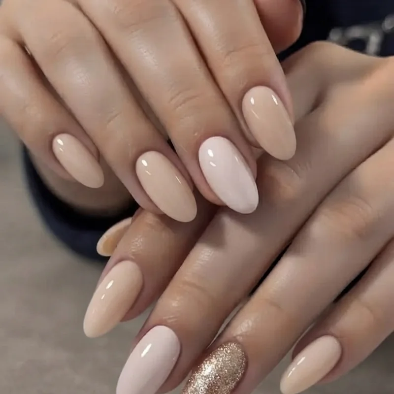 Five minute gold glitter accent nail idea for last minute New Years Eve nails tonight