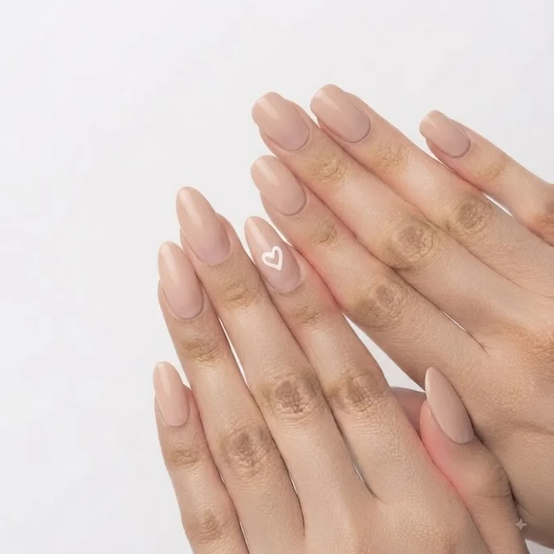 Infographic comparing oval and round nail shapes showing tip width versus base width taper difference