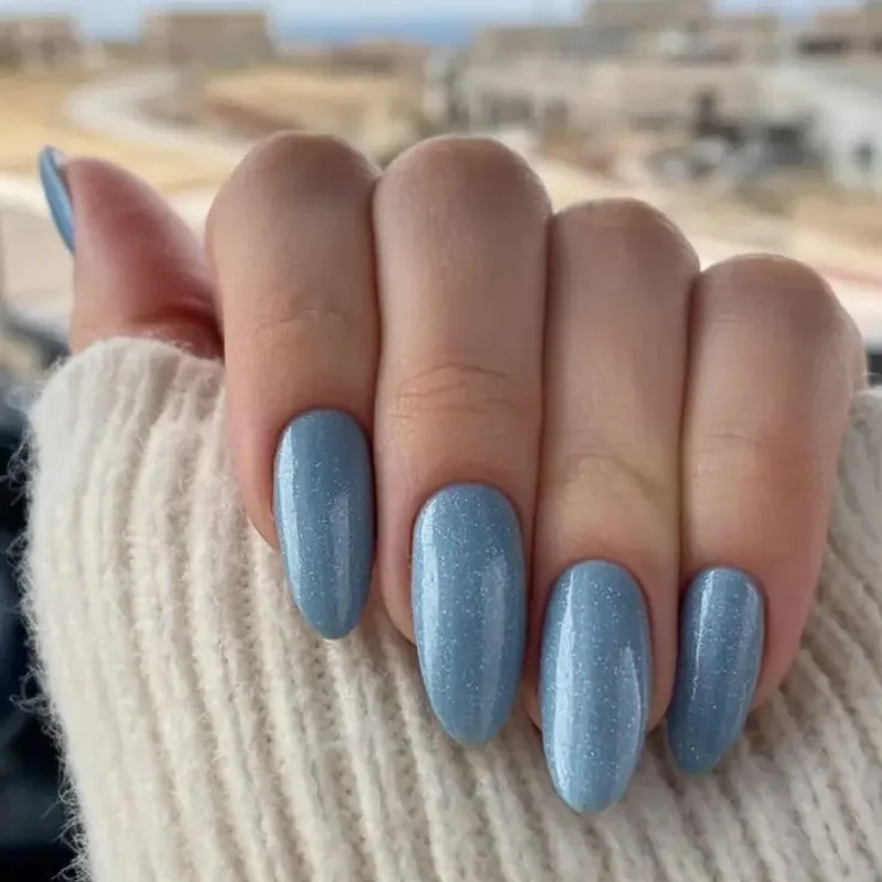 Top trending winter nail designs 2025 featuring mocha mousse and chrome finishes