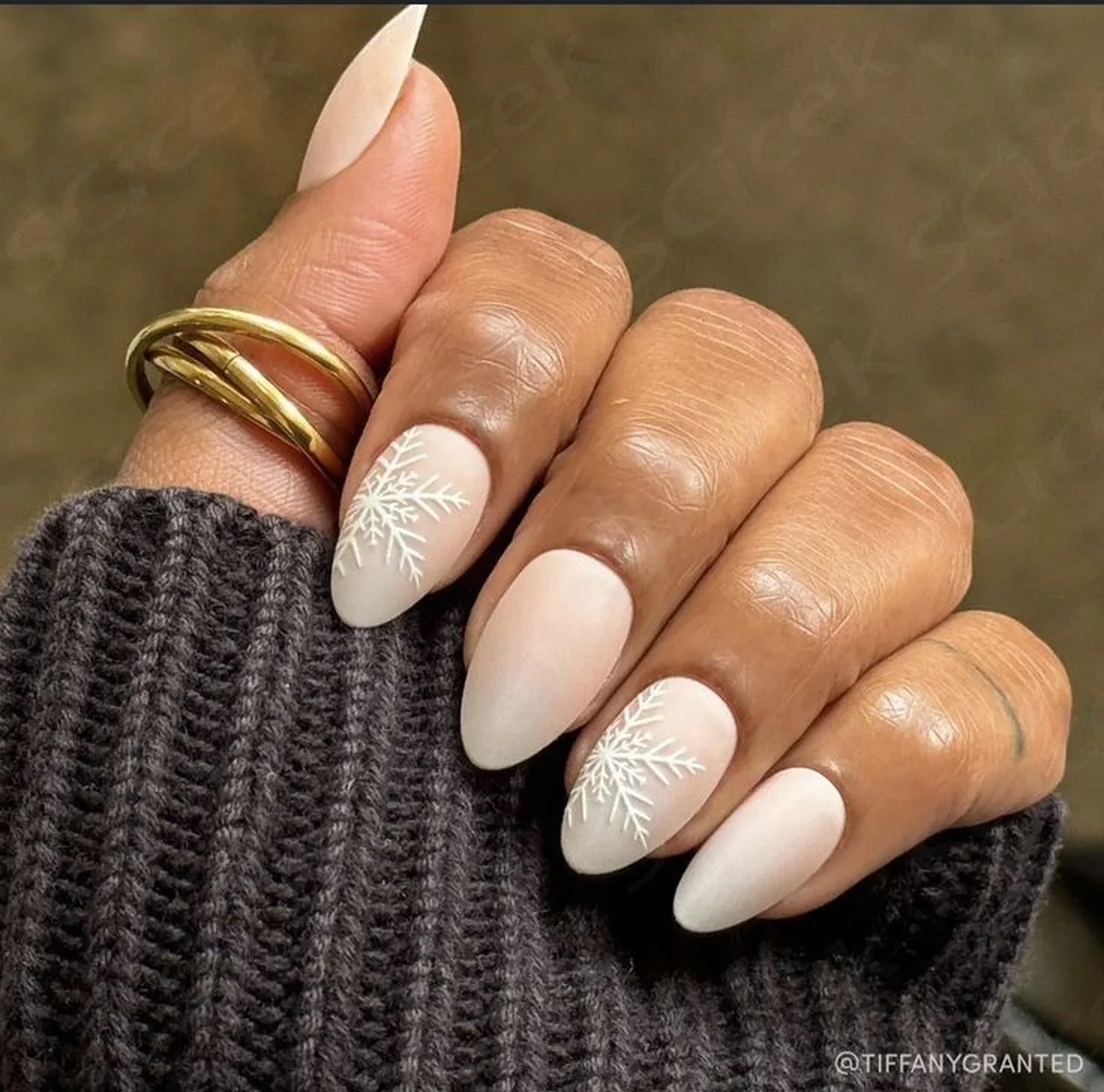 White matte clean nails creating simple elegant modern minimalist winter manicure style perfect for contemporary understated fashion look