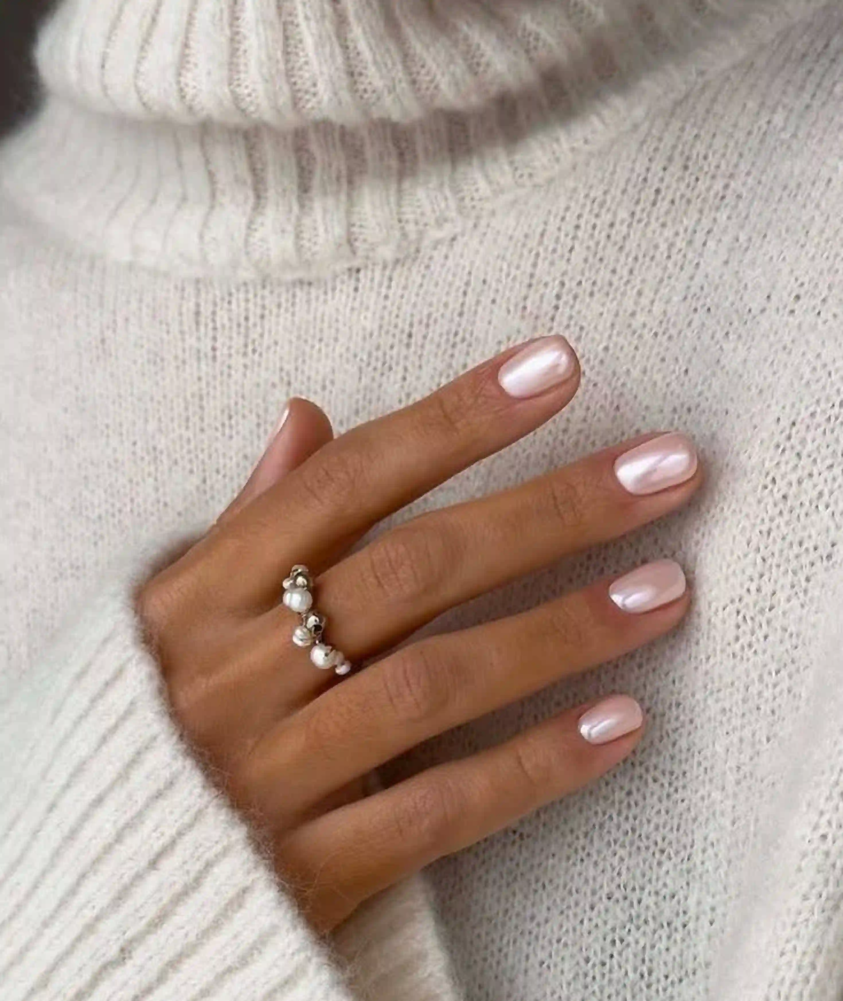 Minimalist Winter Nails